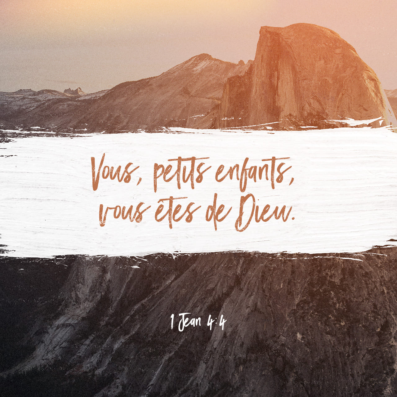 1 Jean 4:4 Vous, mes enfants, vous appartenez à Dieu et vous avez vaincu les faux prophètes. Voici pourquoi : l’Esprit de Dieu qui est en vous est plus puissant que l’ennemi du Christ qui est dans le monde. | Parole de Vie 2017 (PDV2017) | Download The Bible App Now