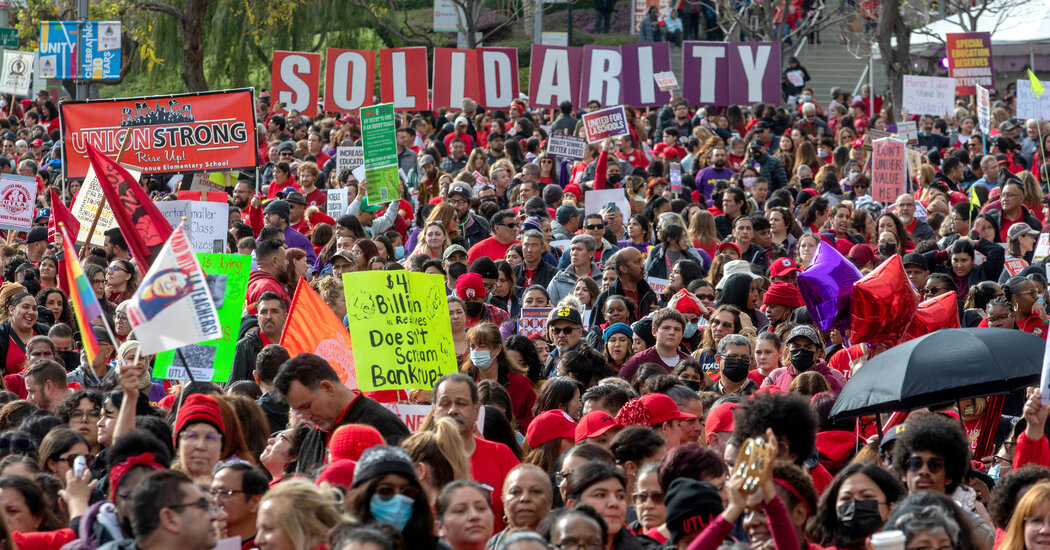 Los Angeles Schools Close as Workers Begin Three-Day Strike - HCNTimes.com