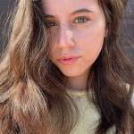 Lia Russell Profile Picture