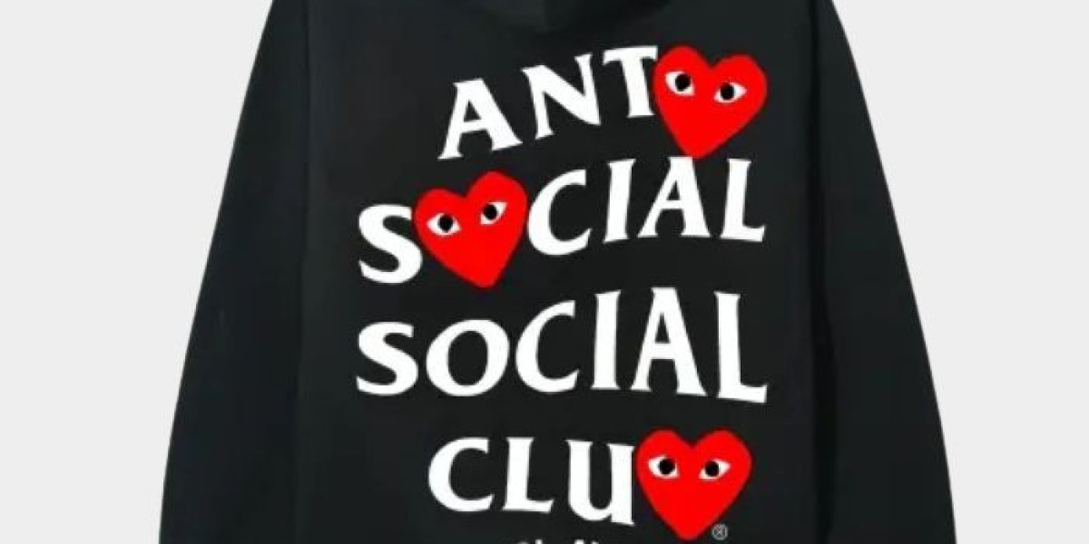 Comme des Garcons fits that impress