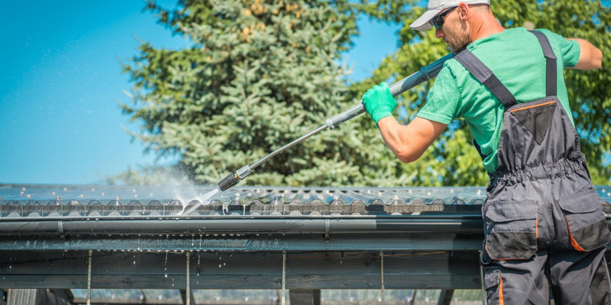 Professional Gutter Cleaning Service In LongMont, COProfessional Gutter Cleaning Service In LongMont, CO