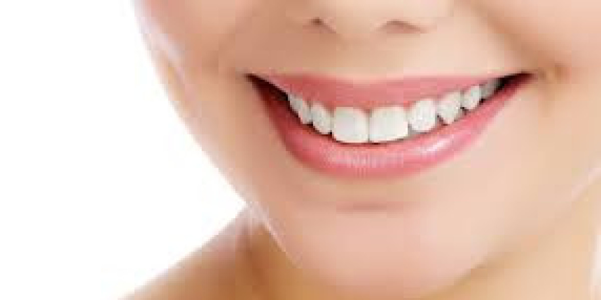 Top Smile Makeover Options Offered by a Cosmetic Dentist Near Me