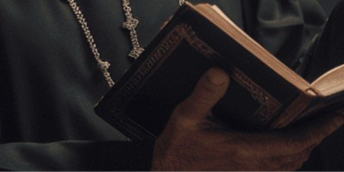 Is a Catholic Priest Surplice Comfortable for Long Services?