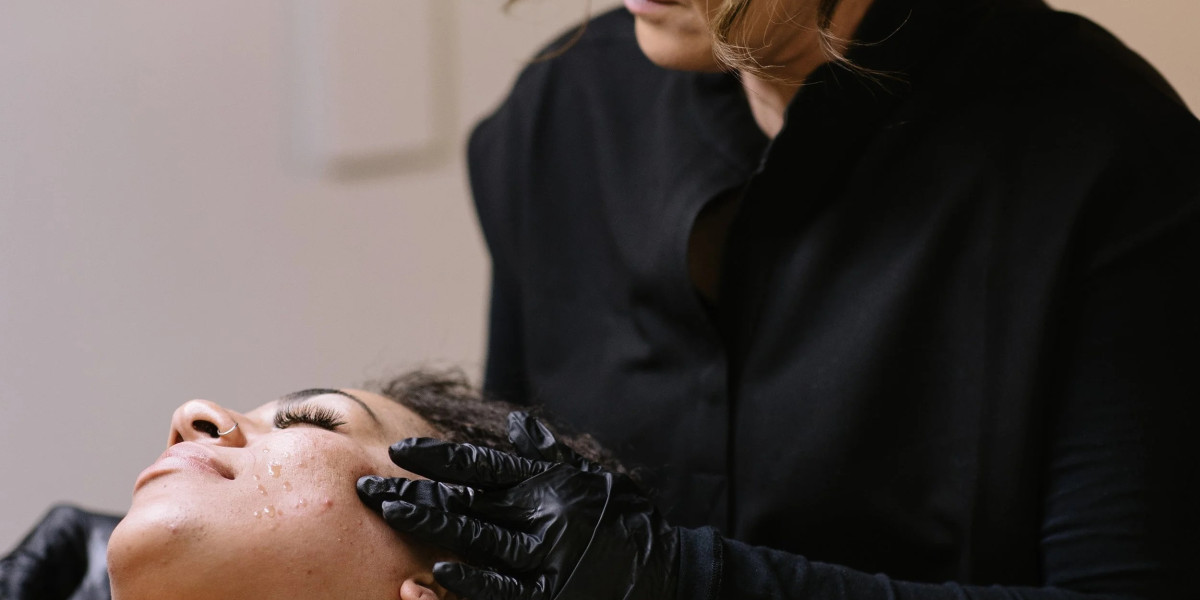 8 Smart Ways to Protect Your Skin From the Sun