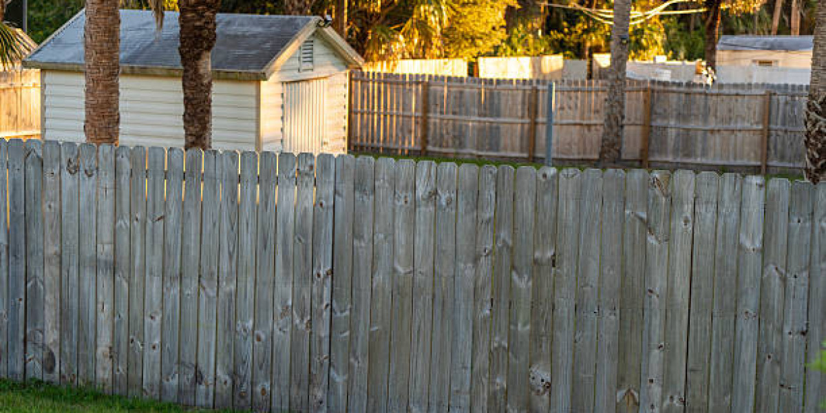 The Benefits of Switching to Low Maintenance Fencing This Year