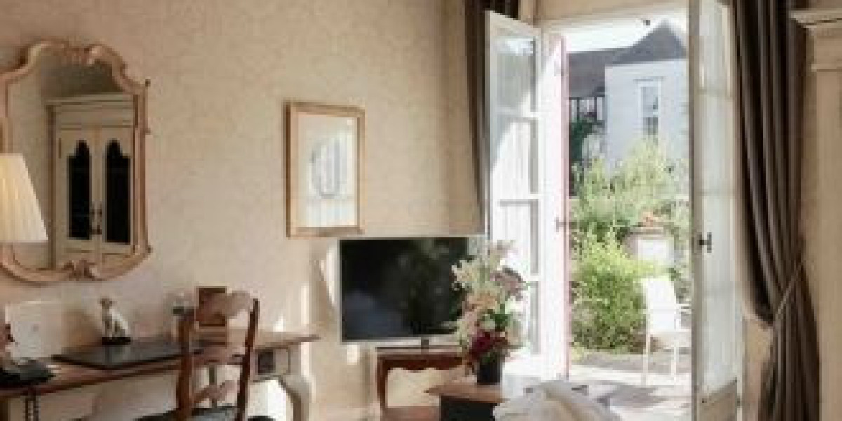 Hôtel proche aéroport Roissy – Séjour élégant au Manoir de Gressy