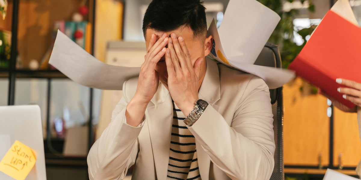 How Mindfulness-Based Therapy Helps Manage Anxiety and Depression Naturally