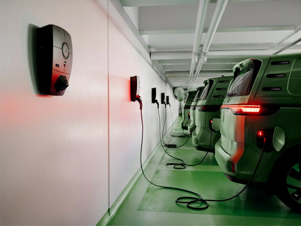 Installation av elbilsladdare & solenergi – Komplett guide 2026