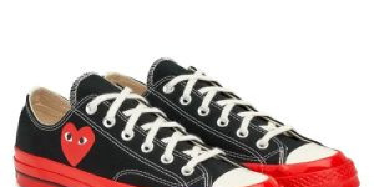 CDG Converse Fabric Does Not Lie About Its Quality